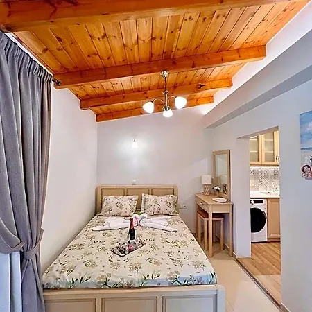Aparthotel Afroditi 4*